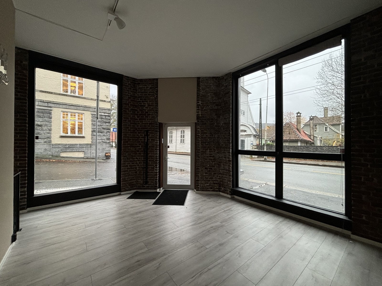 Lokalet uten skillevegg. Galleribilde