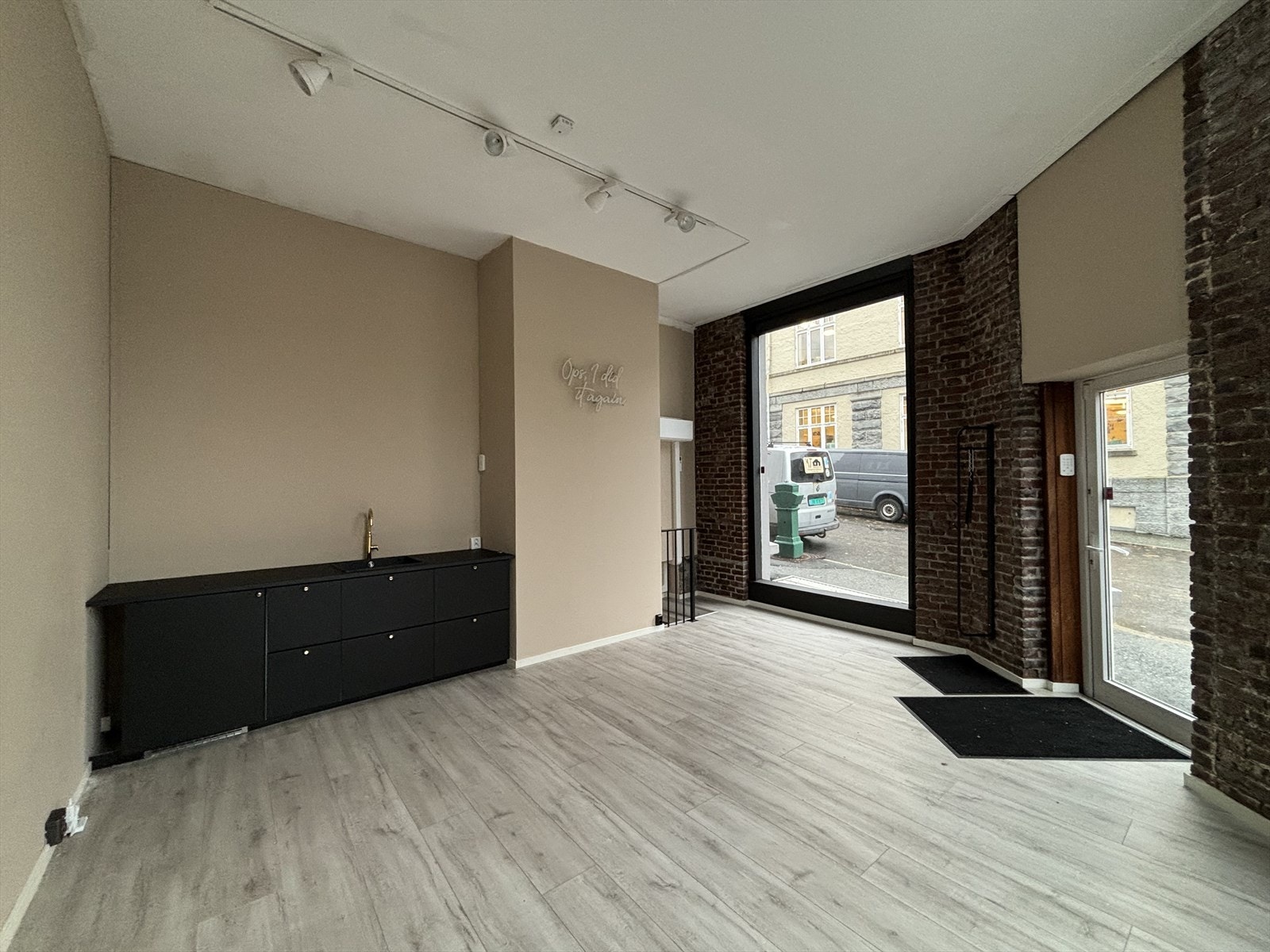 Lokalet uten skillevegg. Galleribilde