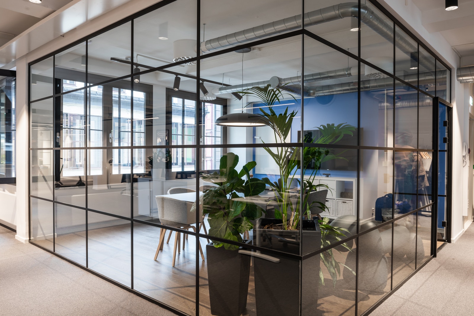 Referansebilder fra et annet lokale i samme eiendom - Her kan man utforme kontoret akkurat slik man ønsker Galleribilde