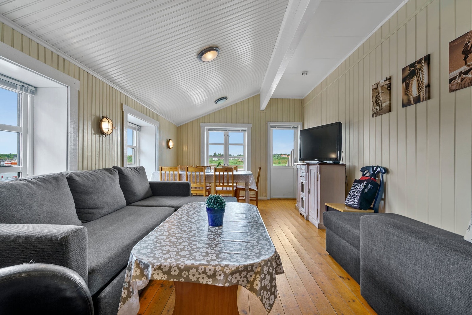 Stue utleierom Galleribilde