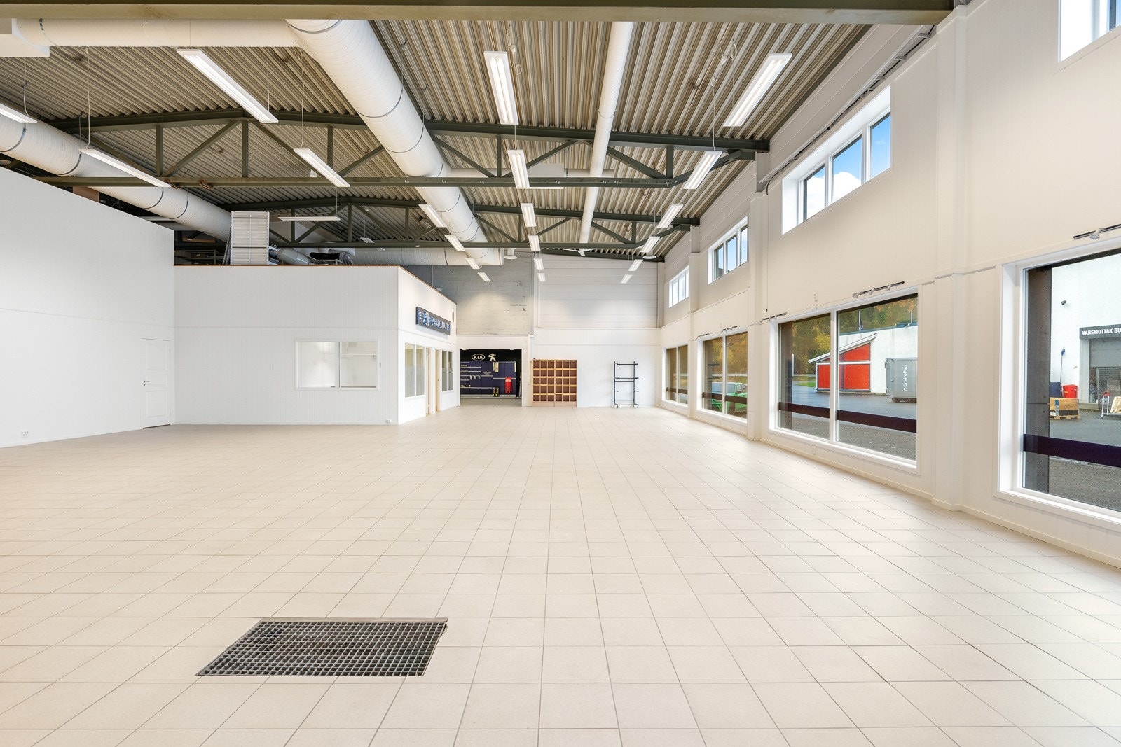 Salgshall / butikklokale Galleribilde