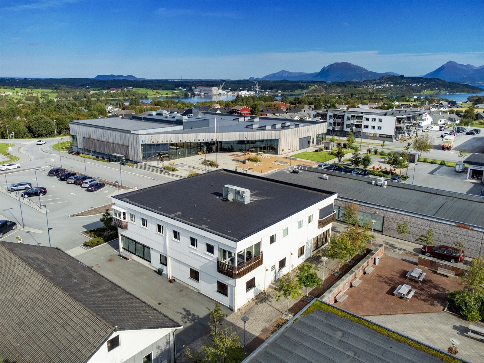 Næringsseksjon i 1. etasje som selges Galleribilde