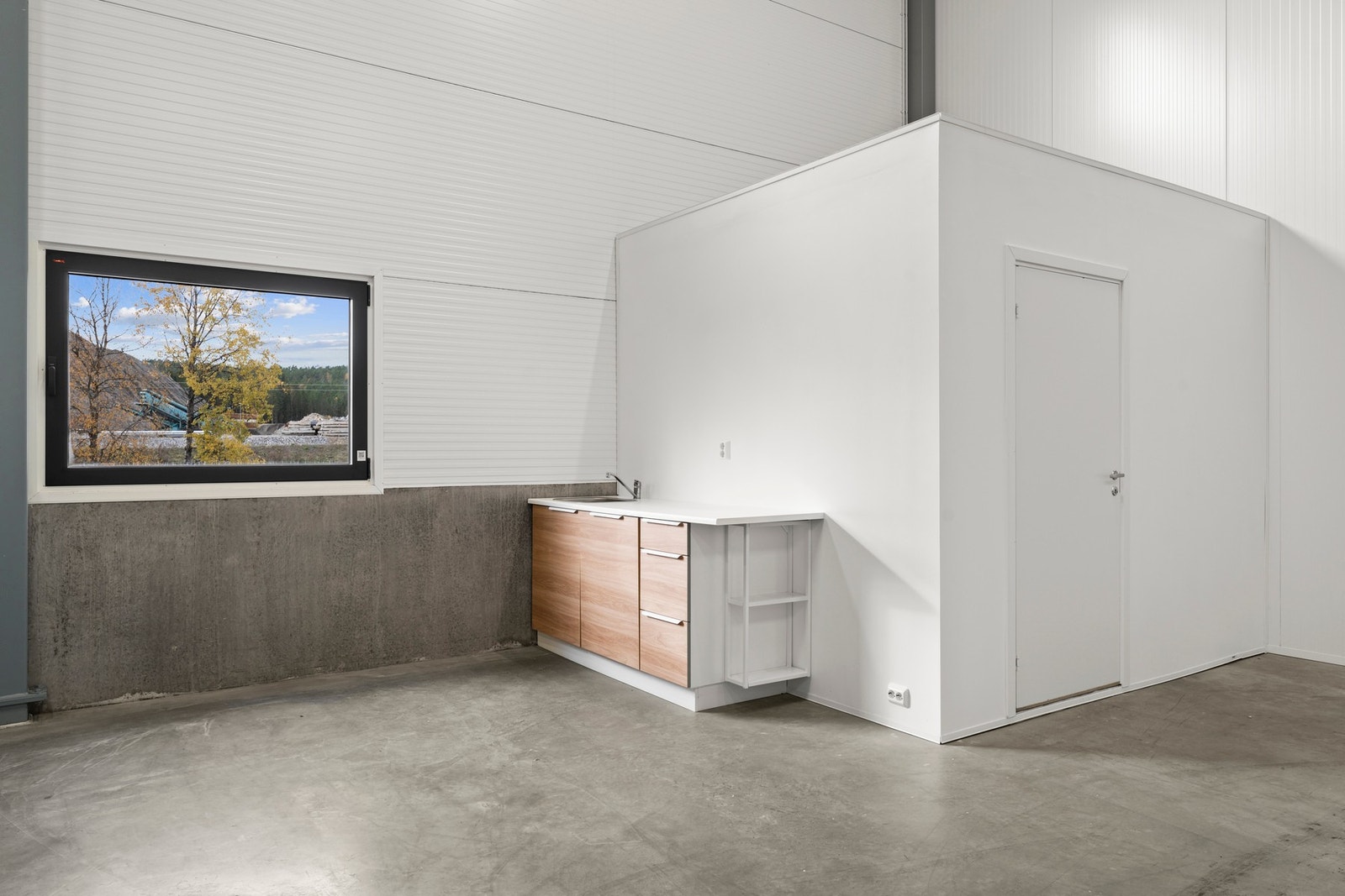 Seksjonen har påkostede tilvalg. Blant annet kjøkkenkrok med oppvaskum og vaskemaskin Galleribilde