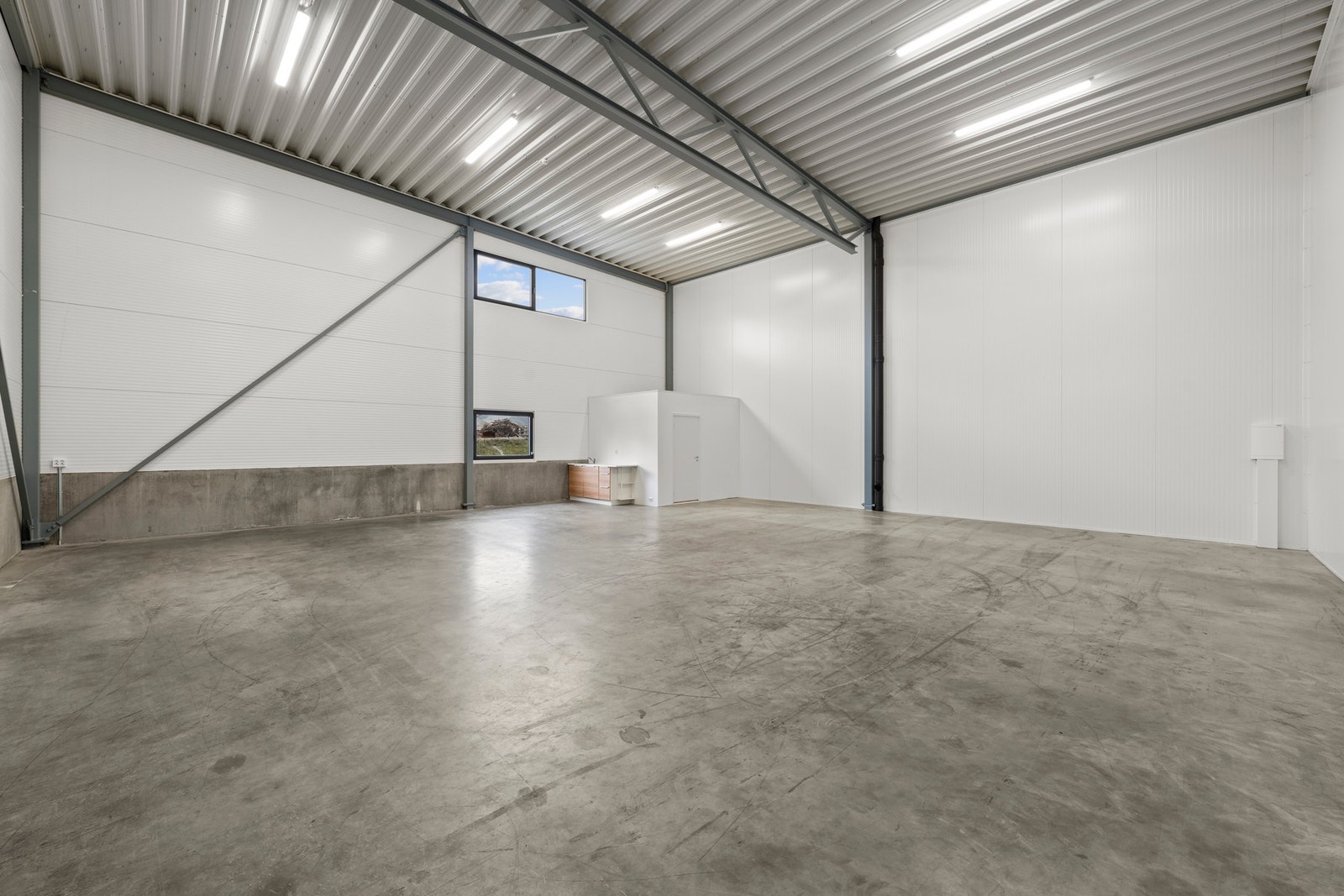 Mulighet for å installere messanin tilsvarende 20 % av gulvarealet. NB; Kjøper er ansvarlig for at dette blir godkjent Galleribilde