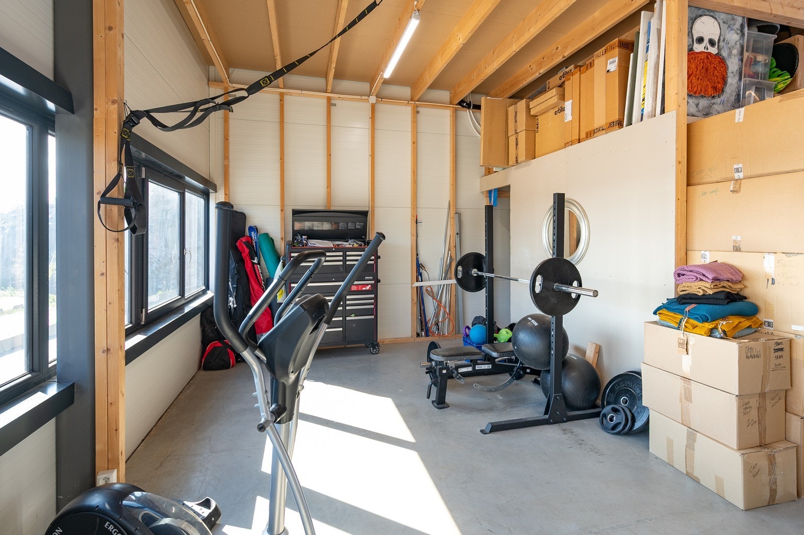 Betonggulv og stålkonstruksjon med sandwichelementer Galleribilde