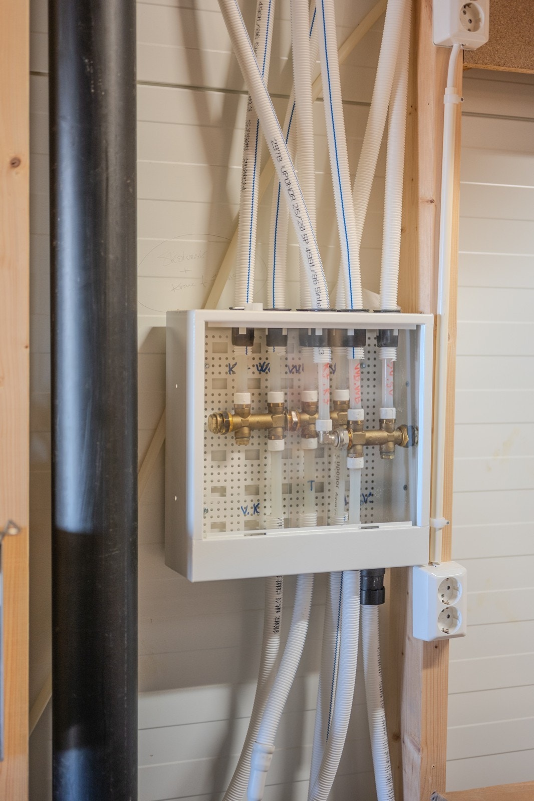 Utslagsvask og skap for rør-i-rør Galleribilde