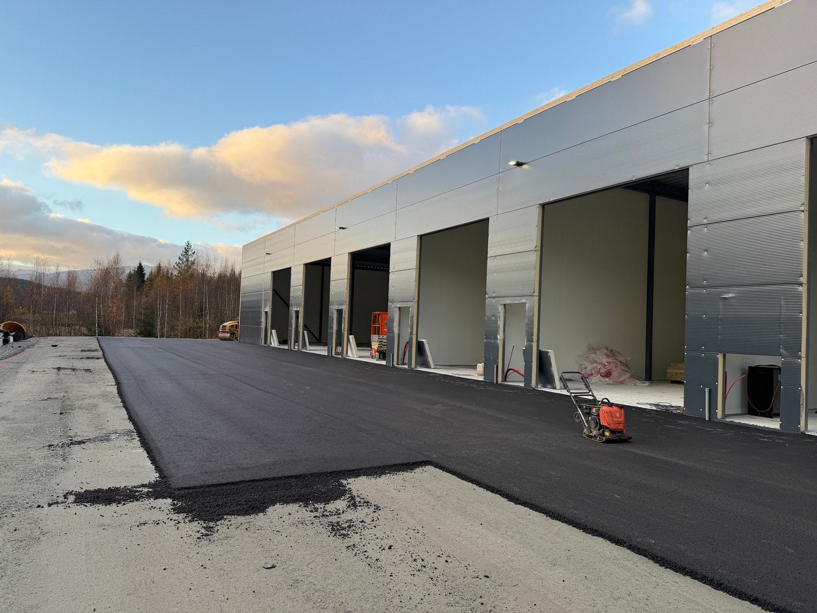 Asfaltering. 16.10.25 Galleribilde