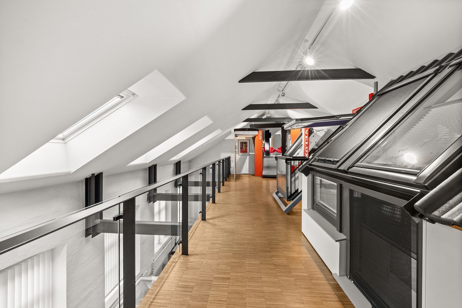 3.etg. sidebygning - Showroom / kontor Galleribilde