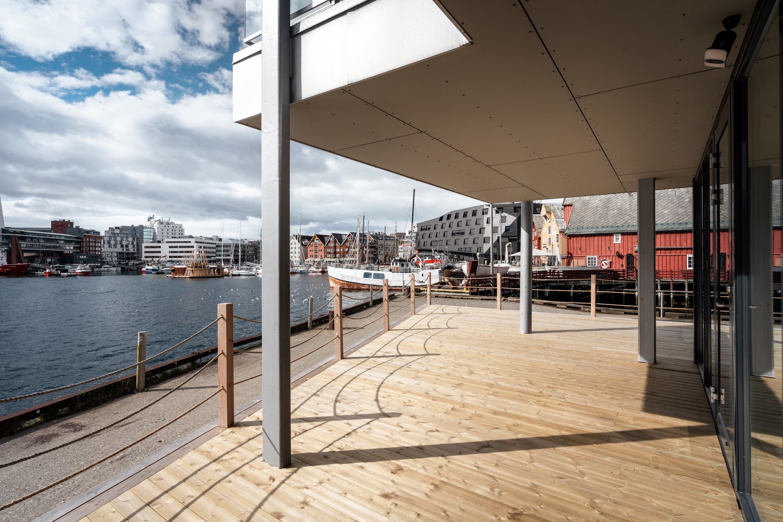 Privat terasse tilhørende kontoret. Galleribilde