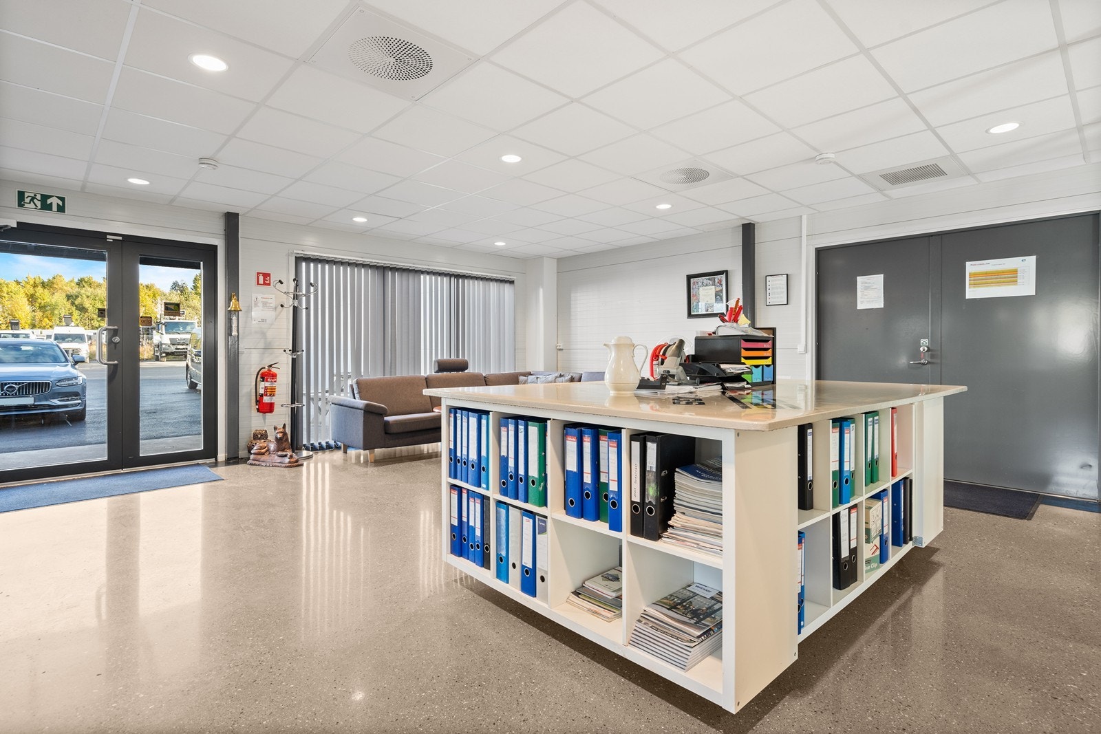 Kontorlokaler i 1. etasje pr. i dag utleid til R. Bygg AS. Galleribilde