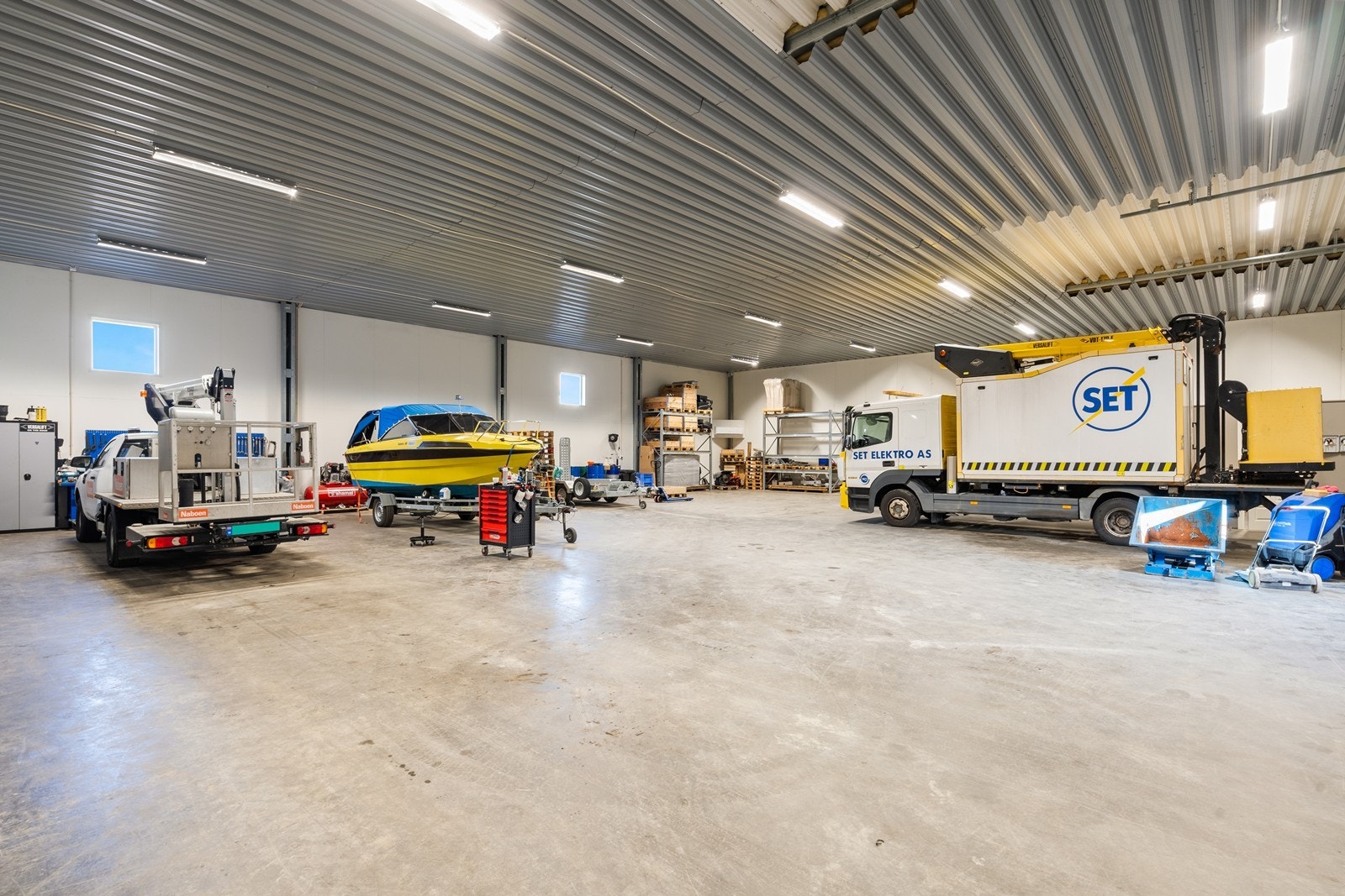 Lagerseksjonene til Versalift AS er slått sammen, isolert og med plateslåtte vegger. Det er montert varmepumper i denne delen. Galleribilde