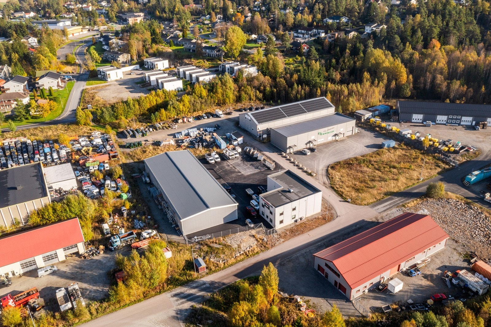 Det er også lagt vann og avløp til et tredje bygg , samt oljeutskiller. Galleribilde