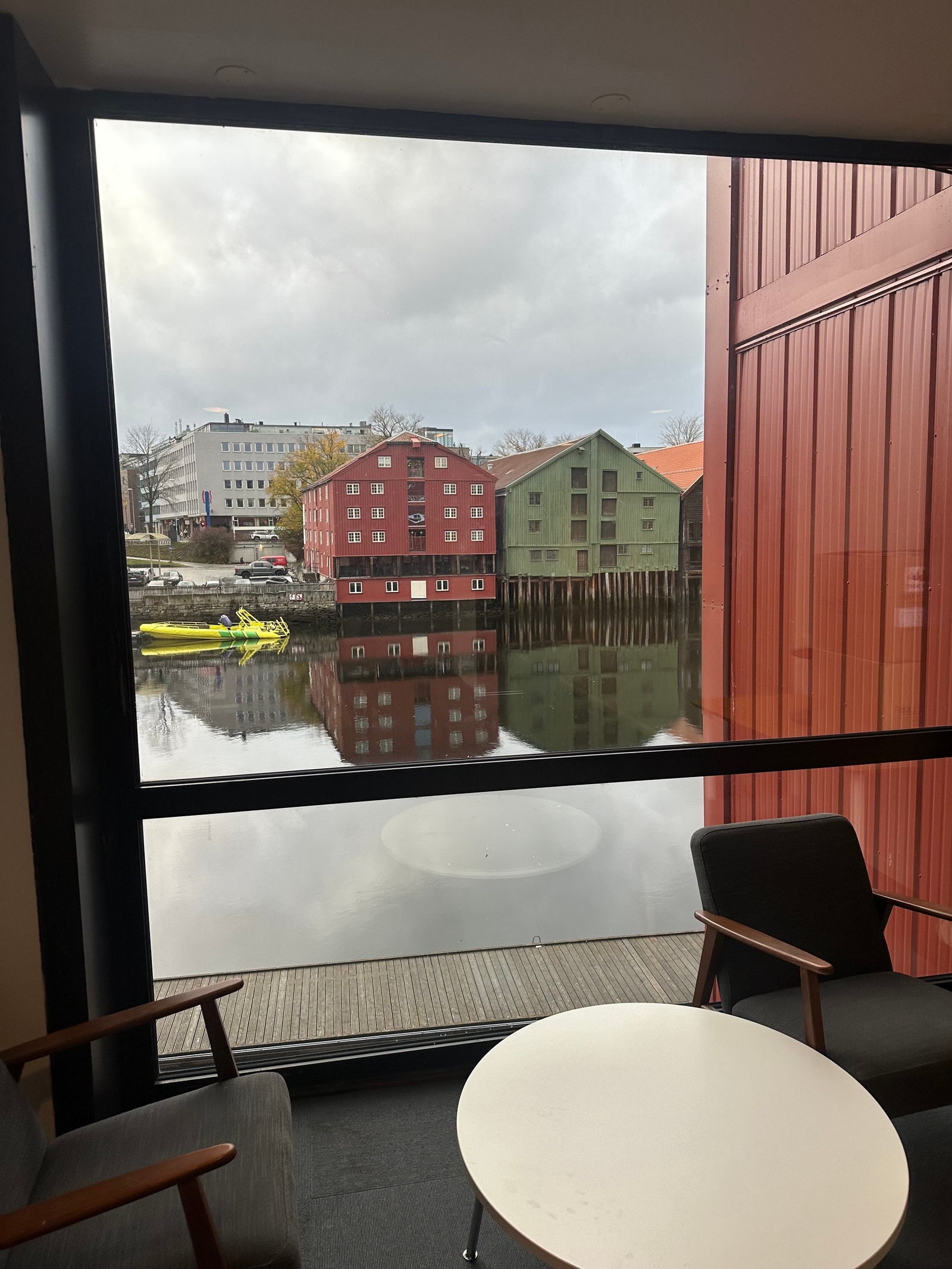 Andre etasje: Sosial sone og god utsikt mot Nidelva Galleribilde