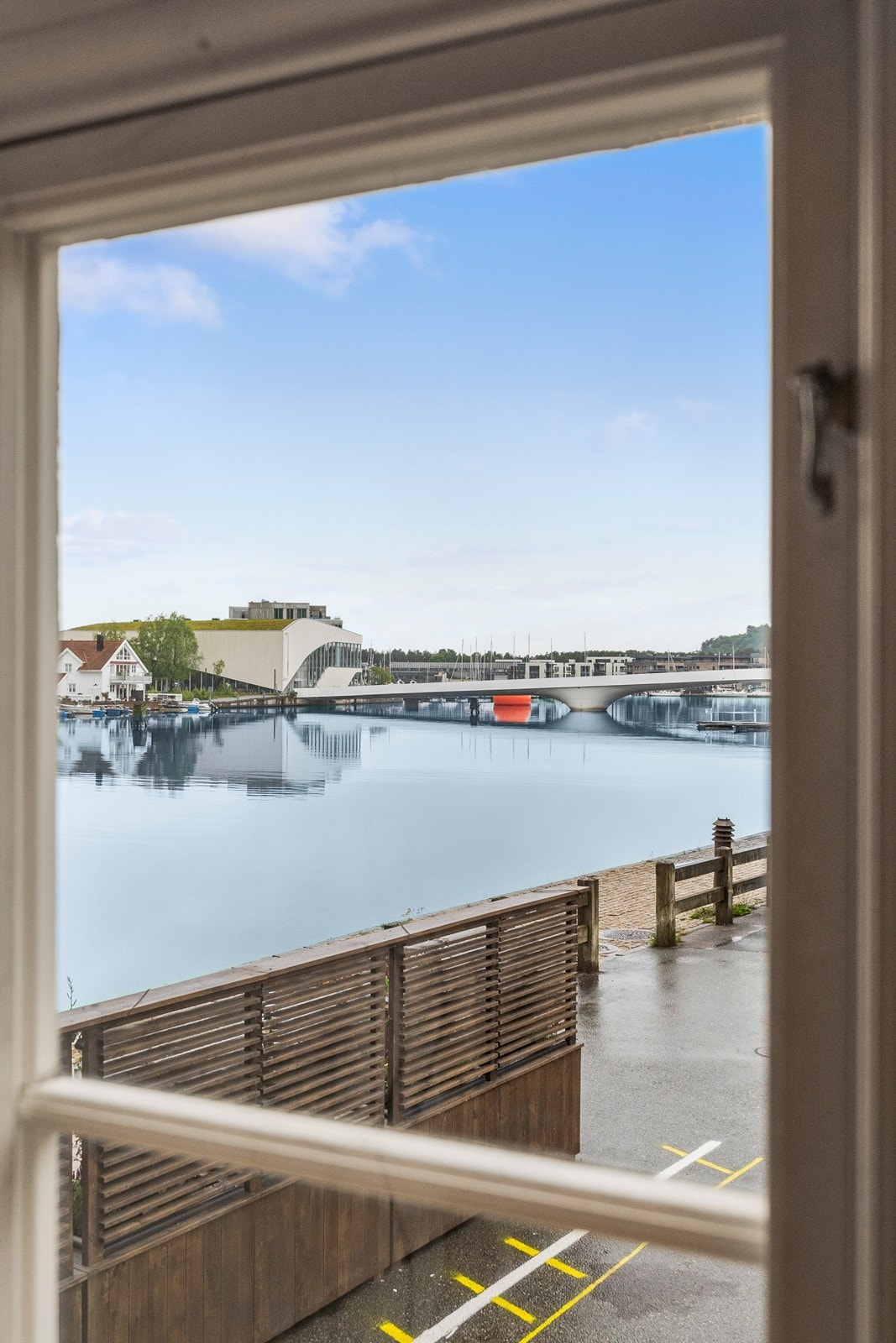 Flott utsikt nedover elven. Galleribilde