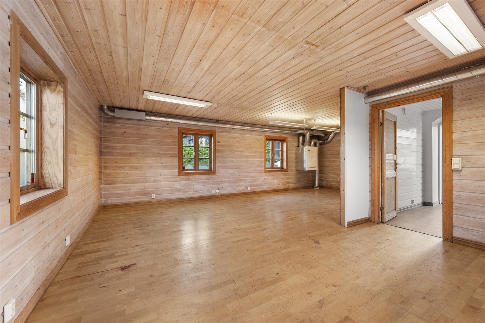 Åpen kontorløsning 1. etasje. Galleribilde