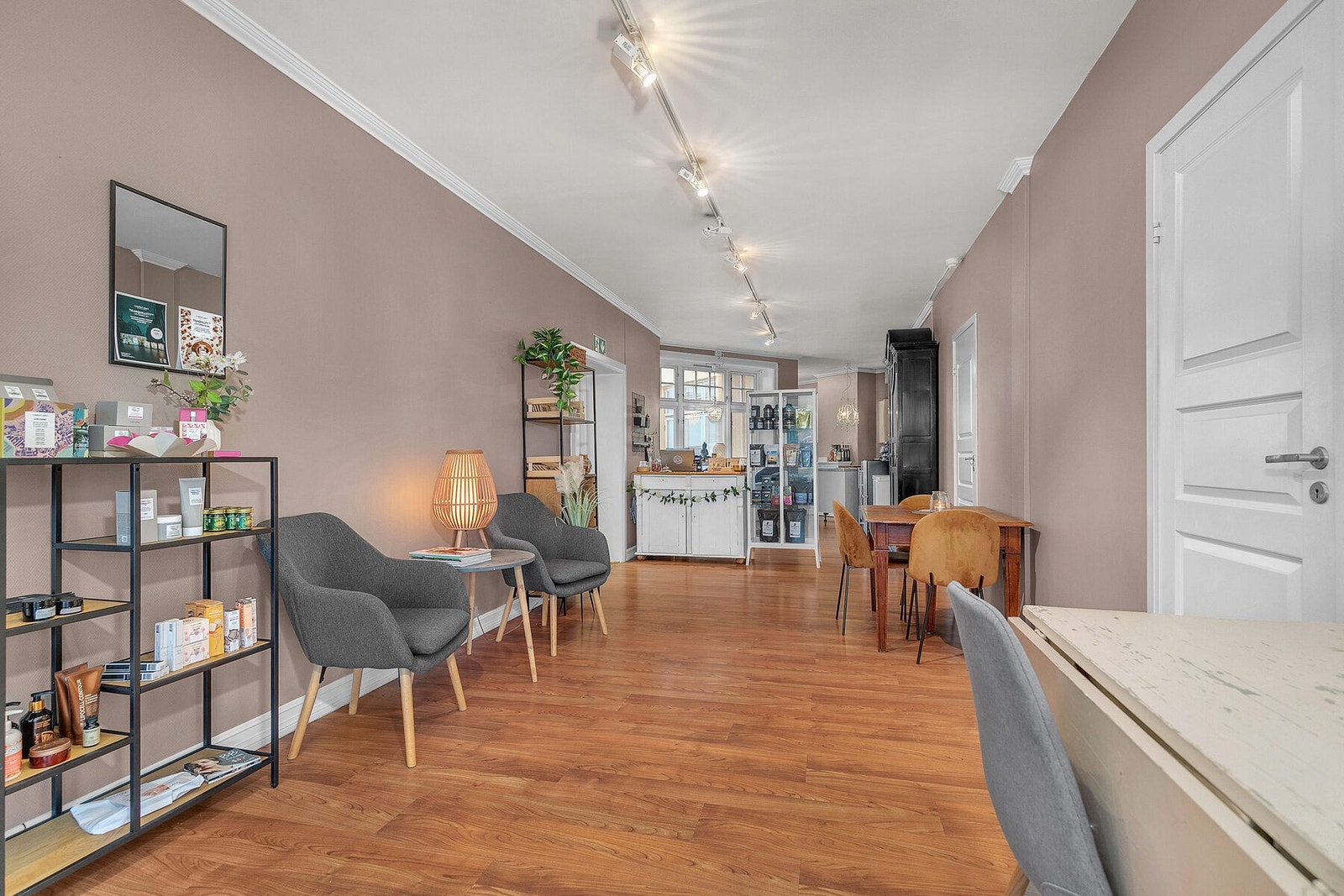 Tregård - 1etg - Næringslokale 2 - Inngangsparti 3 Galleribilde