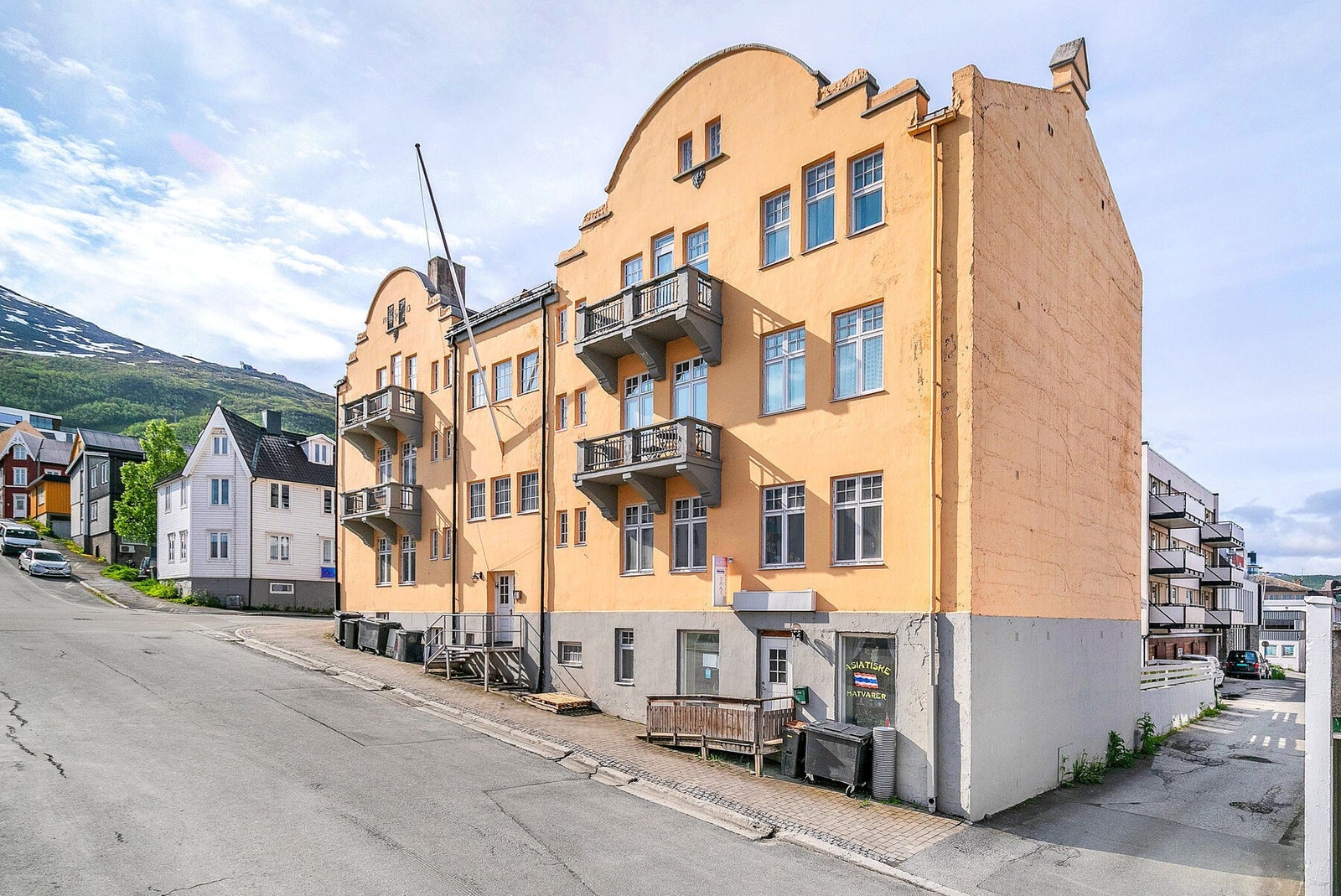 Velkommen til Dronningens gate 59 og Thorsengården! Galleribilde