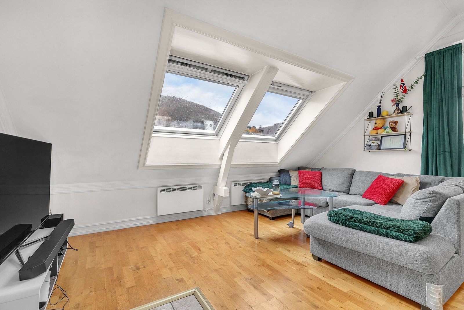 Tregård - Loftsetasje - Leilighet Sør - Stue 1 Galleribilde