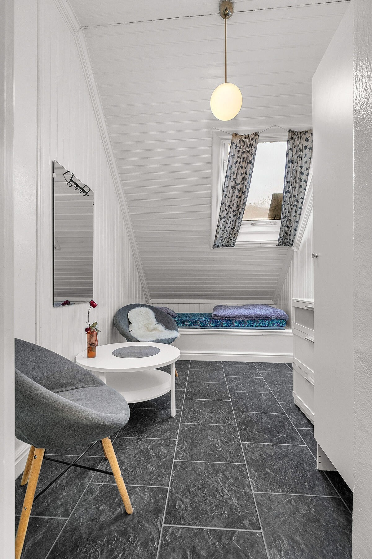 Tregård - Loftsetasje - Leilighet Nord - Soverom Galleribilde