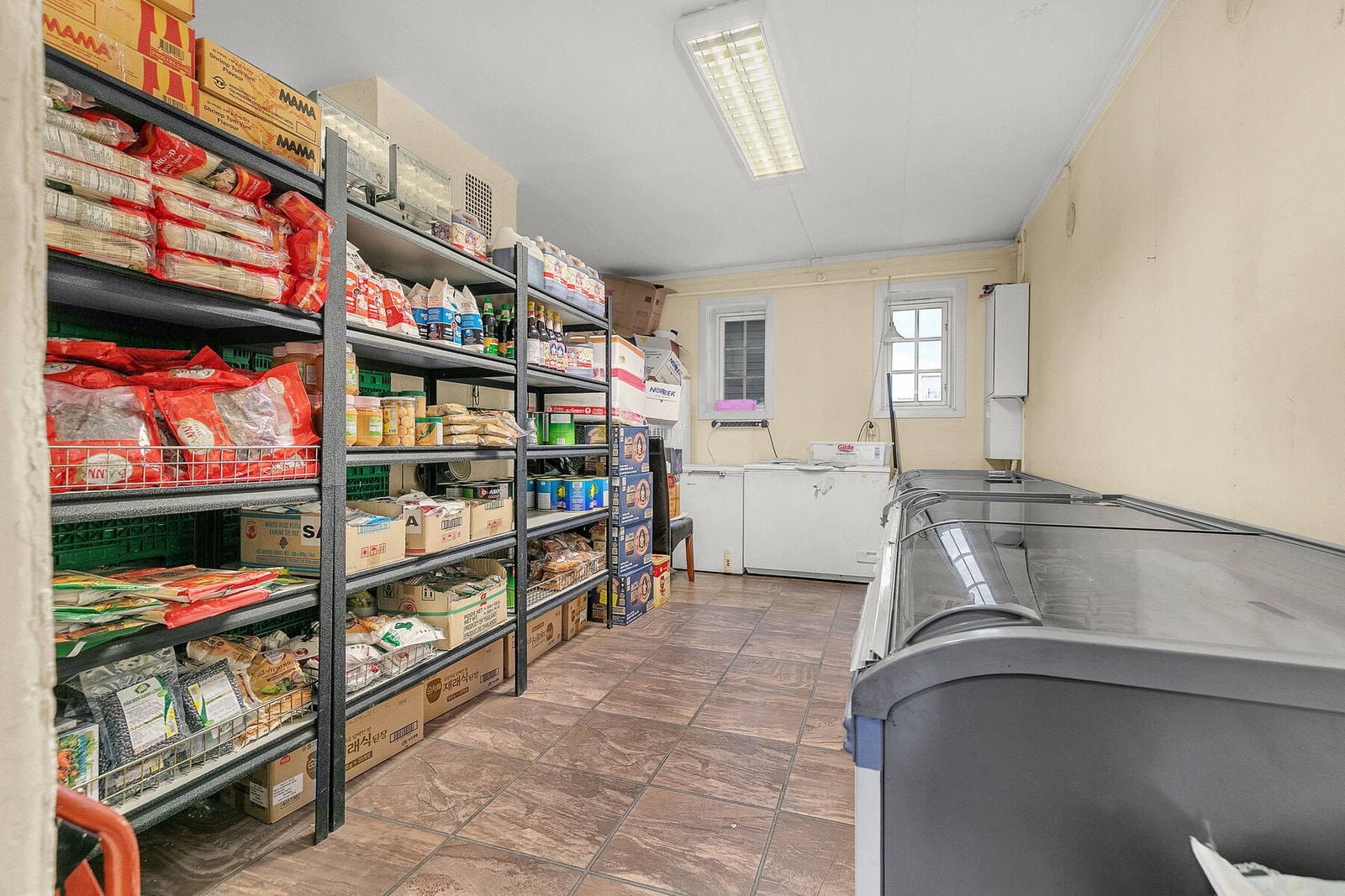 Murgård - Sokkeletasje - Næringslokale Butikk - Lager 2 Galleribilde