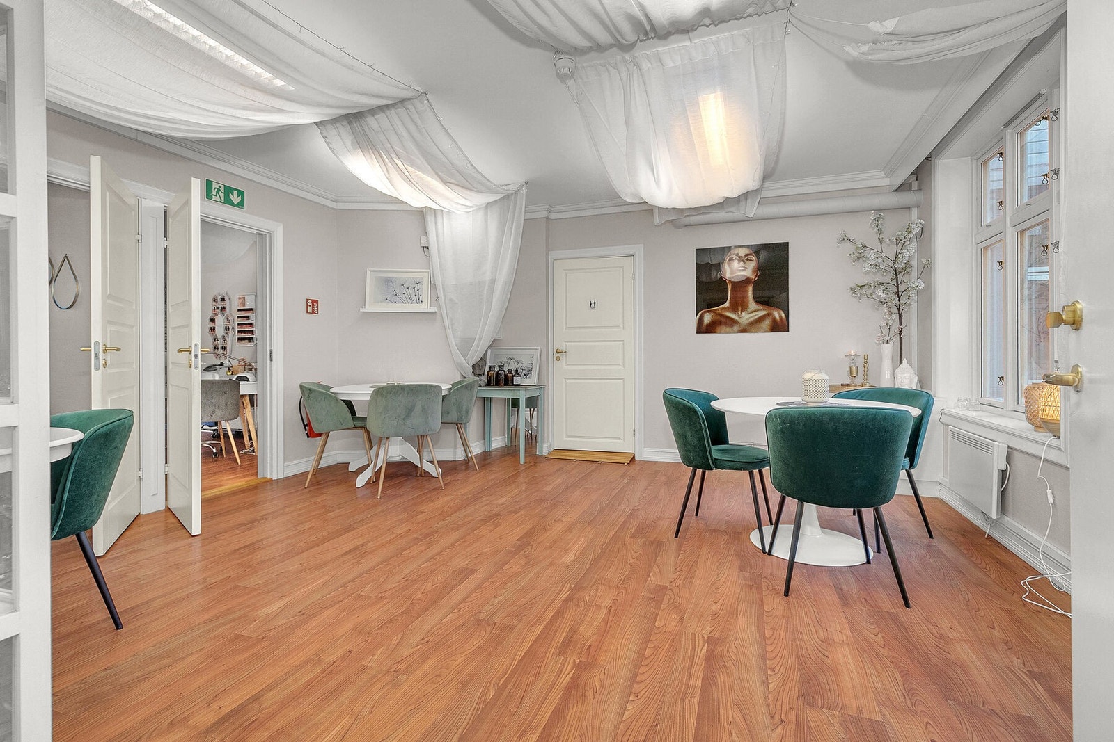 Tregård - 1etg - Næringslokale 2 - Stue 1 Galleribilde