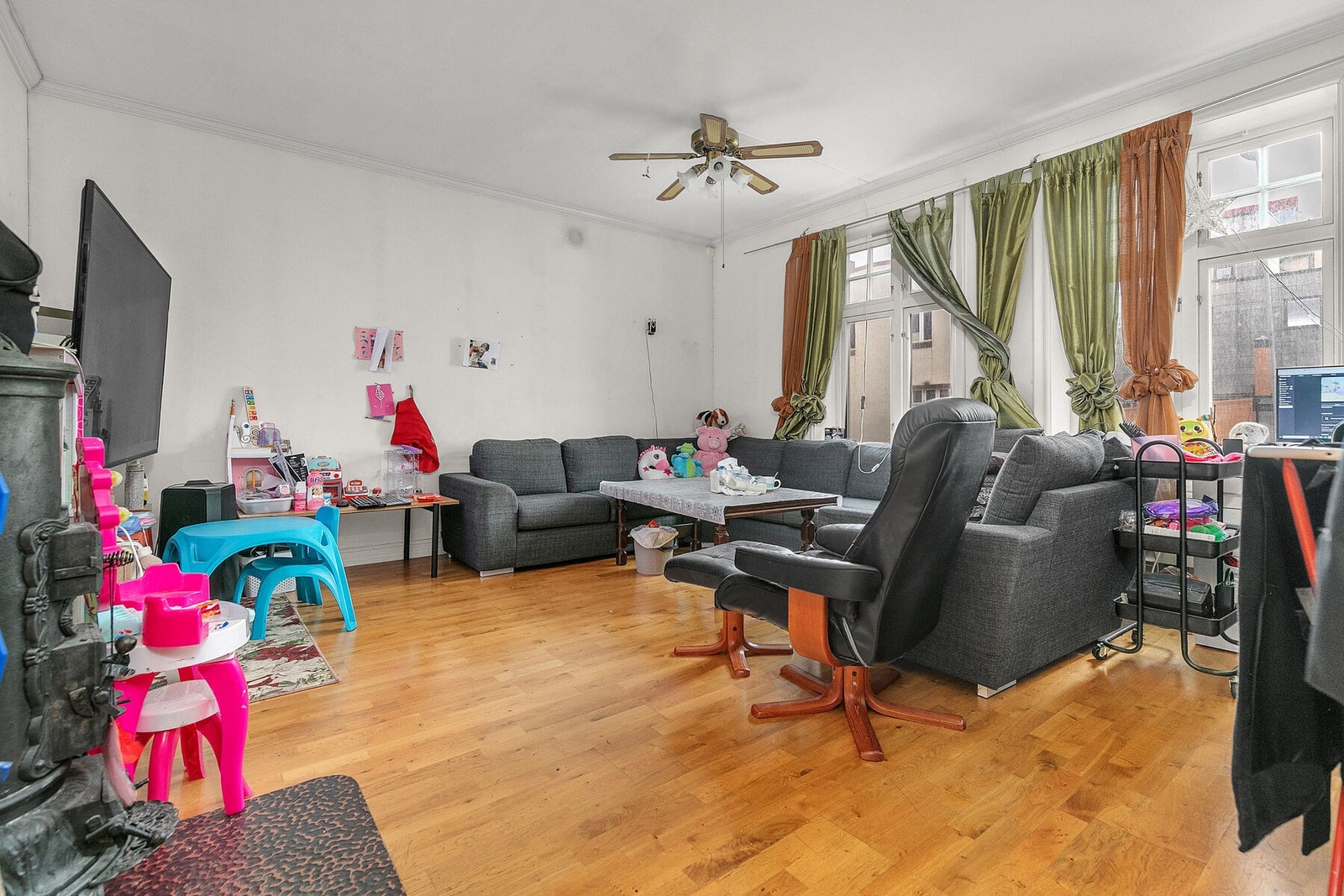 Murgård - 1etg - Leilighet - Vest - Stue 1 Galleribilde