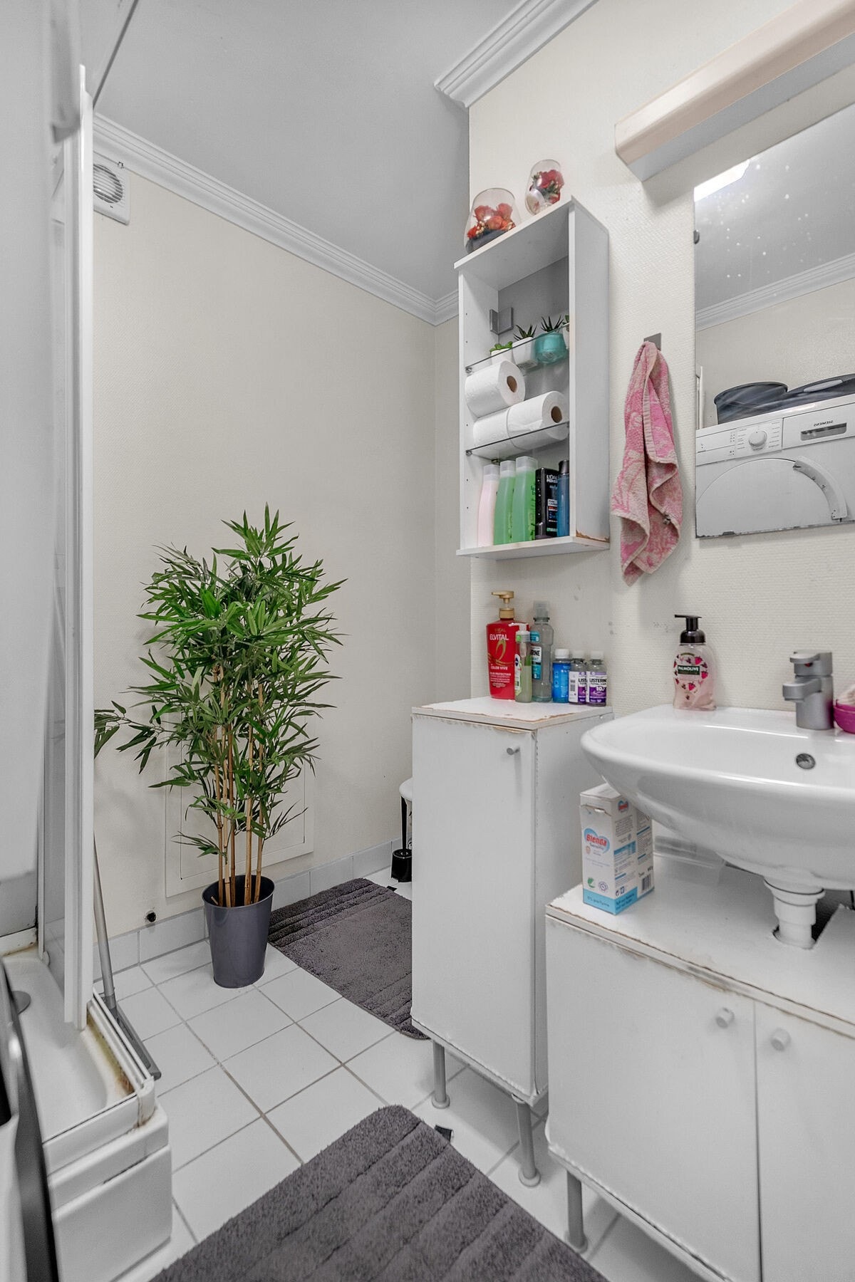 Tregård - 2etg - Leilighet Sør - Bad Galleribilde