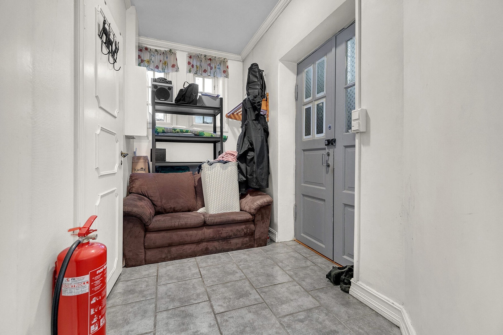 Murgård - 1etg - Leilighet - Vest - Entré Galleribilde