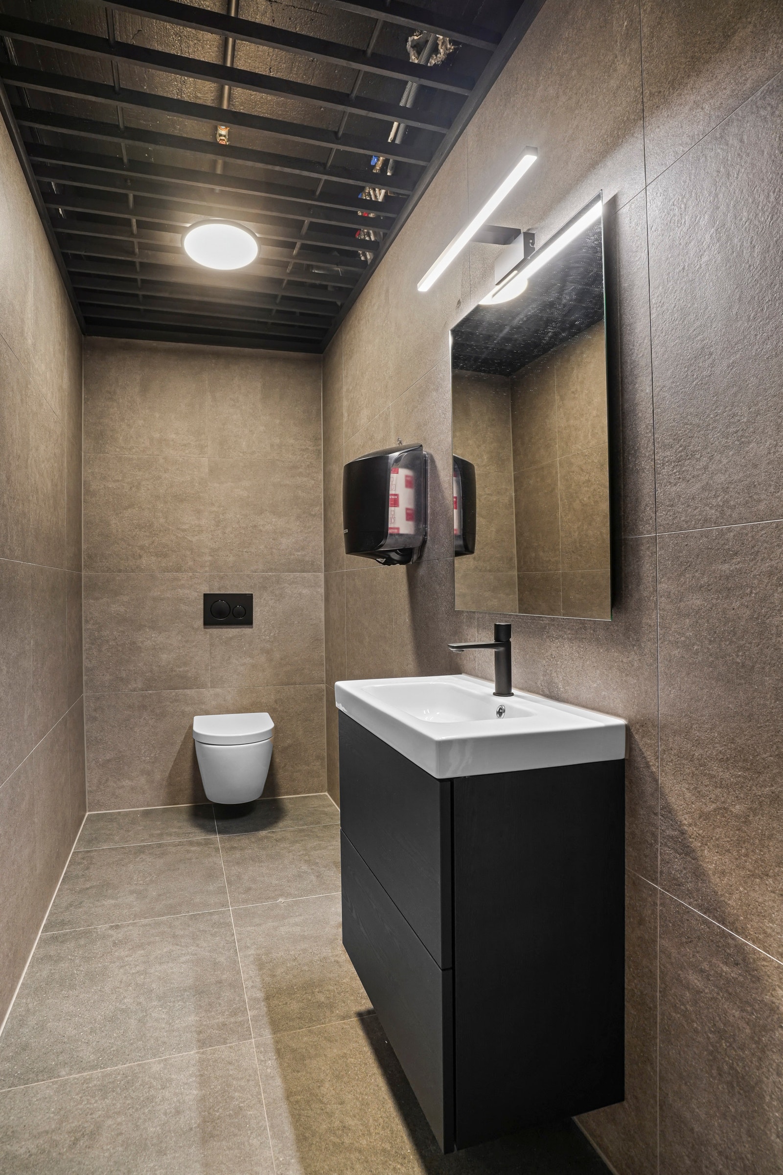 WC 2. etg Galleribilde