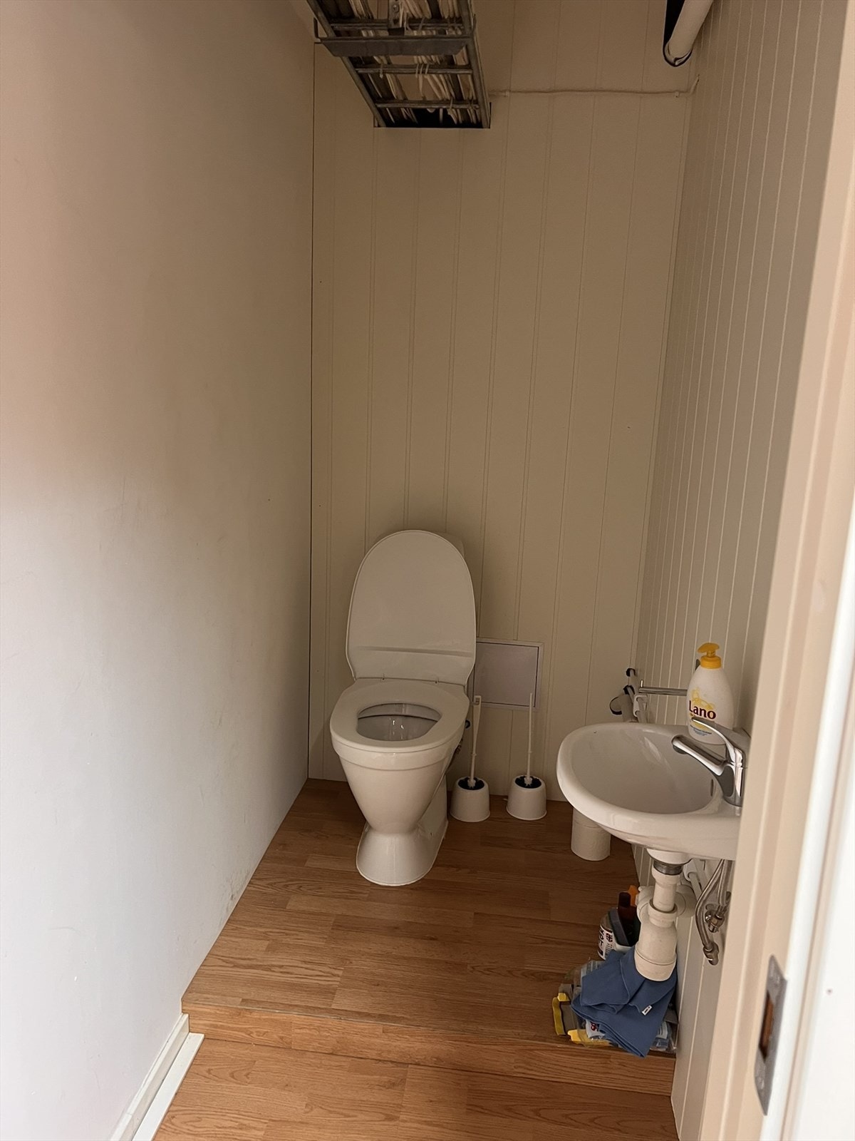 M: Toalett - lagerdel.JPEG Galleribilde