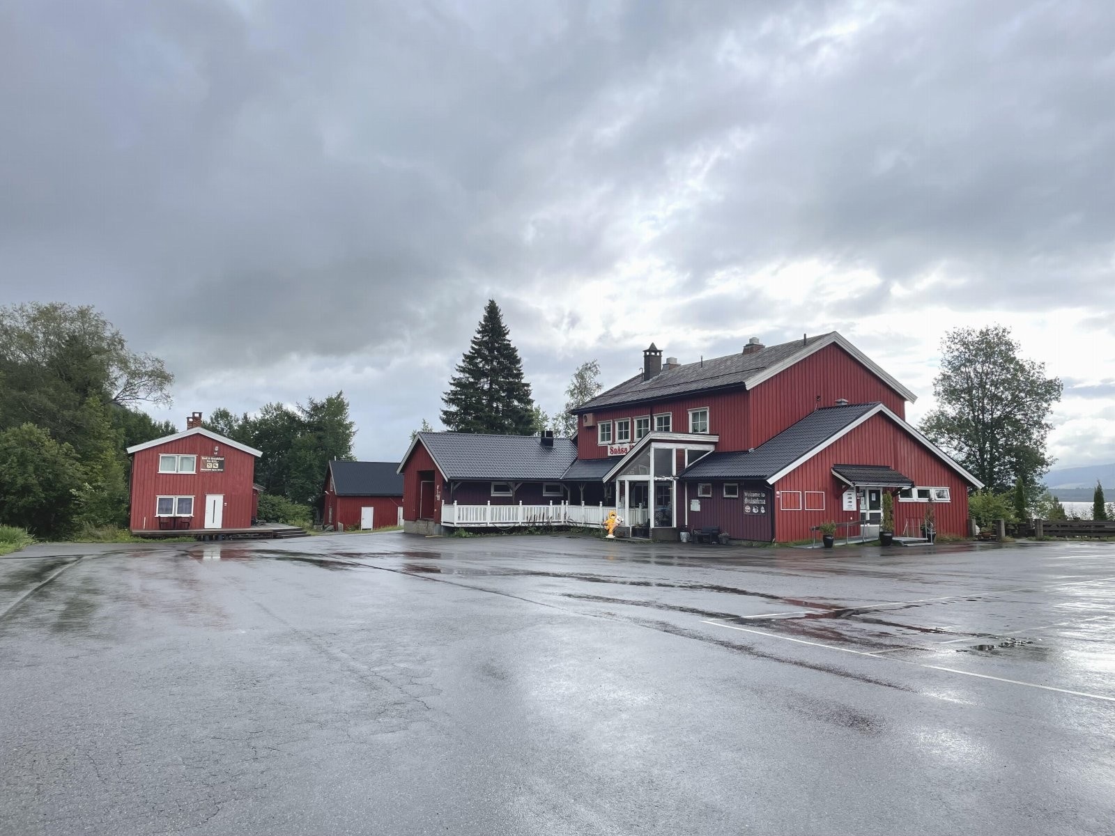 Vegkroen Snåsakroa - Beliggende like ved E-6 Galleribilde