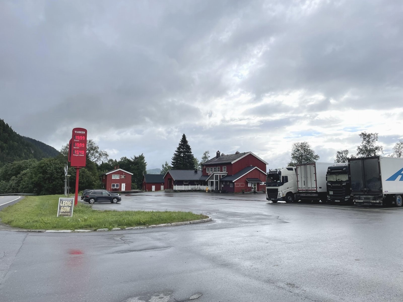 Vegkroen Snåsakroa - Beliggende like ved E-6 Galleribilde