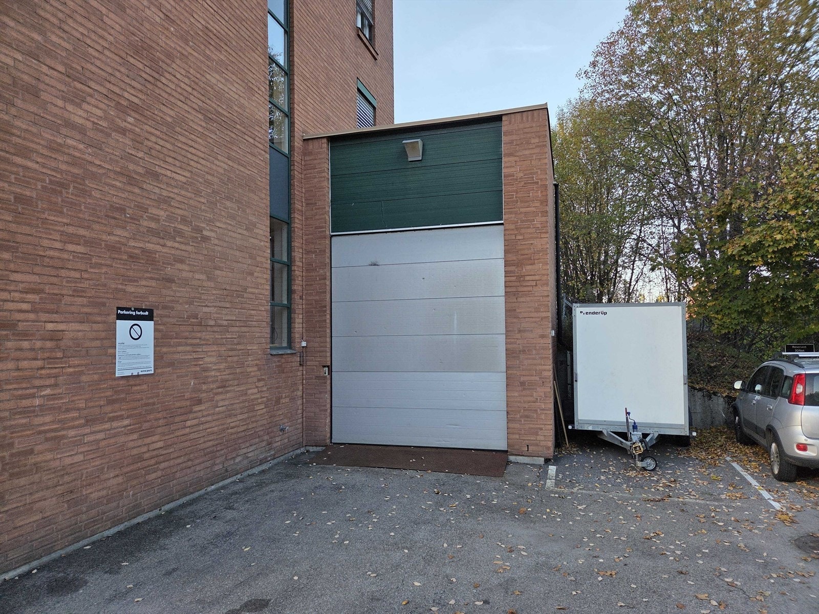 Tevlingveien 15, innkjøring lager Galleribilde