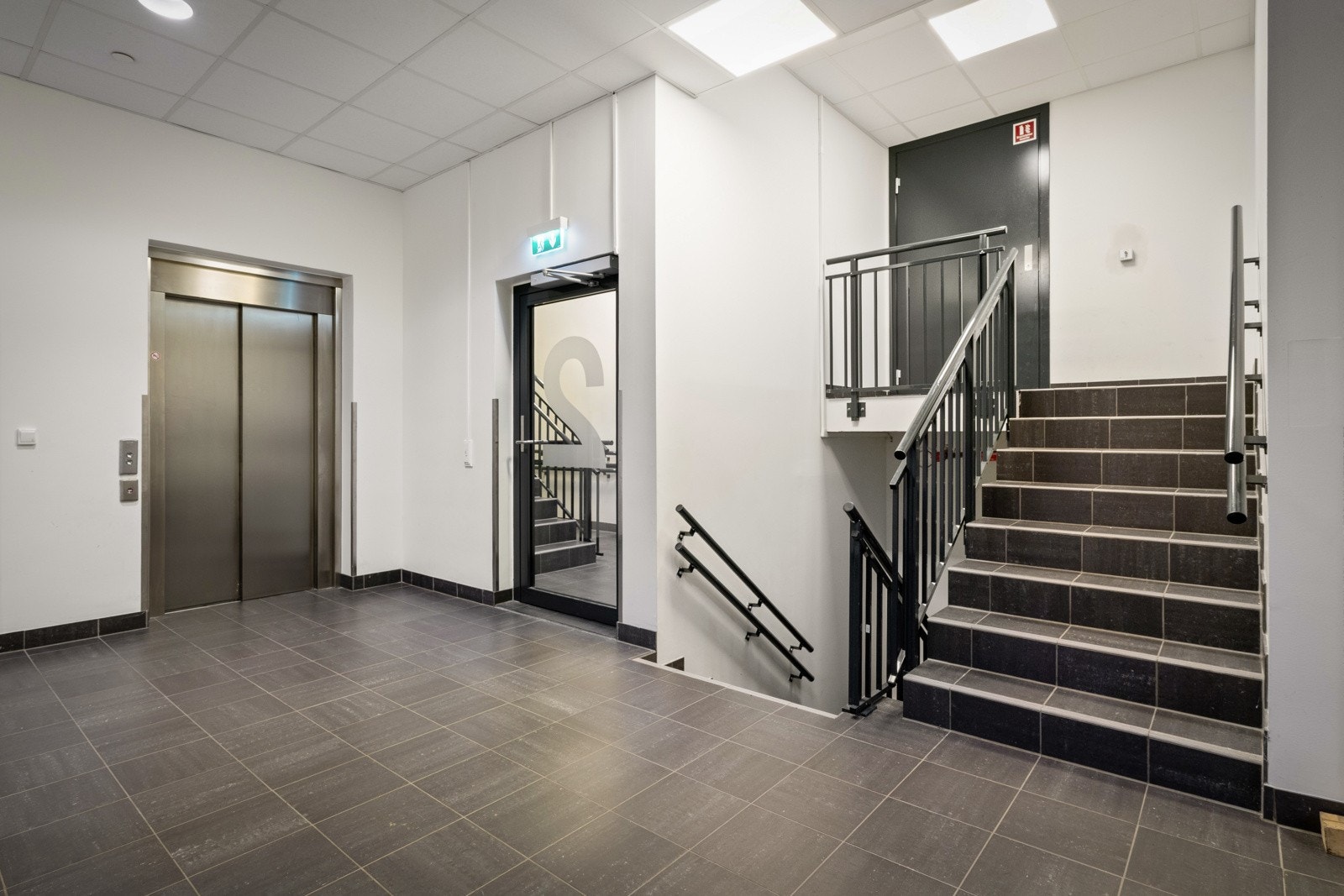 Det er heis i bygget. Galleribilde