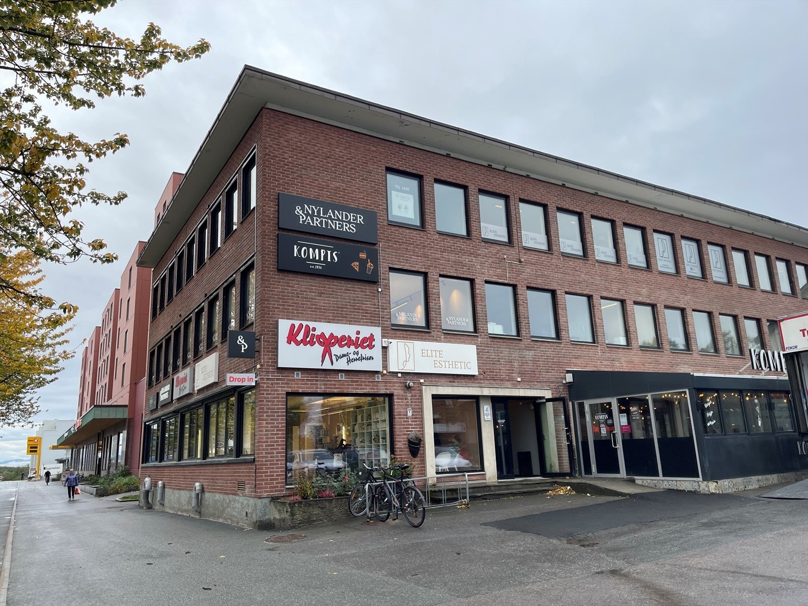 Velkommen til Ringvålvegen 2 - et pent og praktisk kontorareal midt i Heimdal sentrum Galleribilde