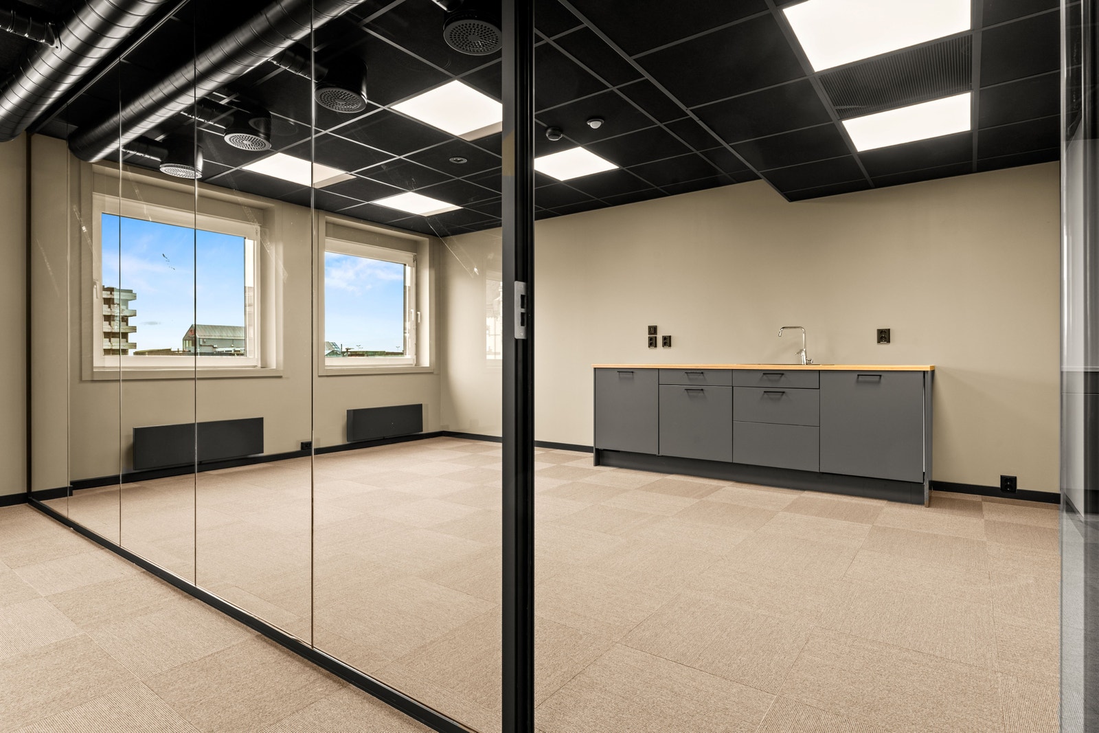 Møte-/spiserom Galleribilde