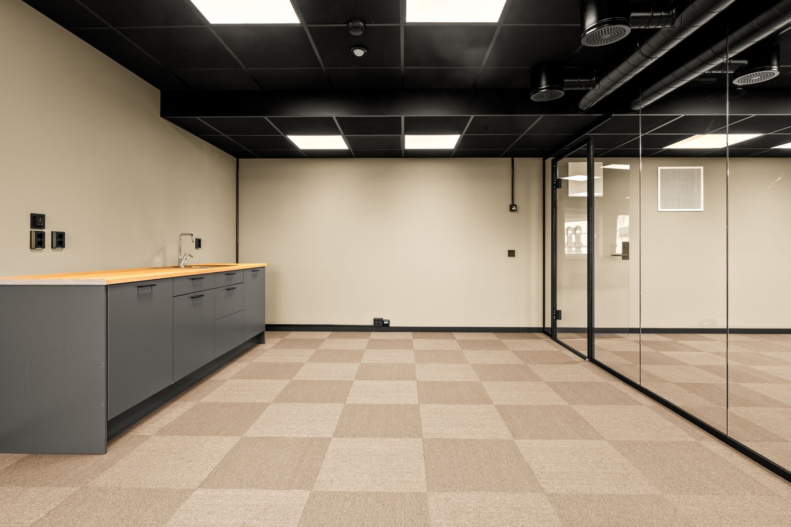 Møte-/spiserom Galleribilde