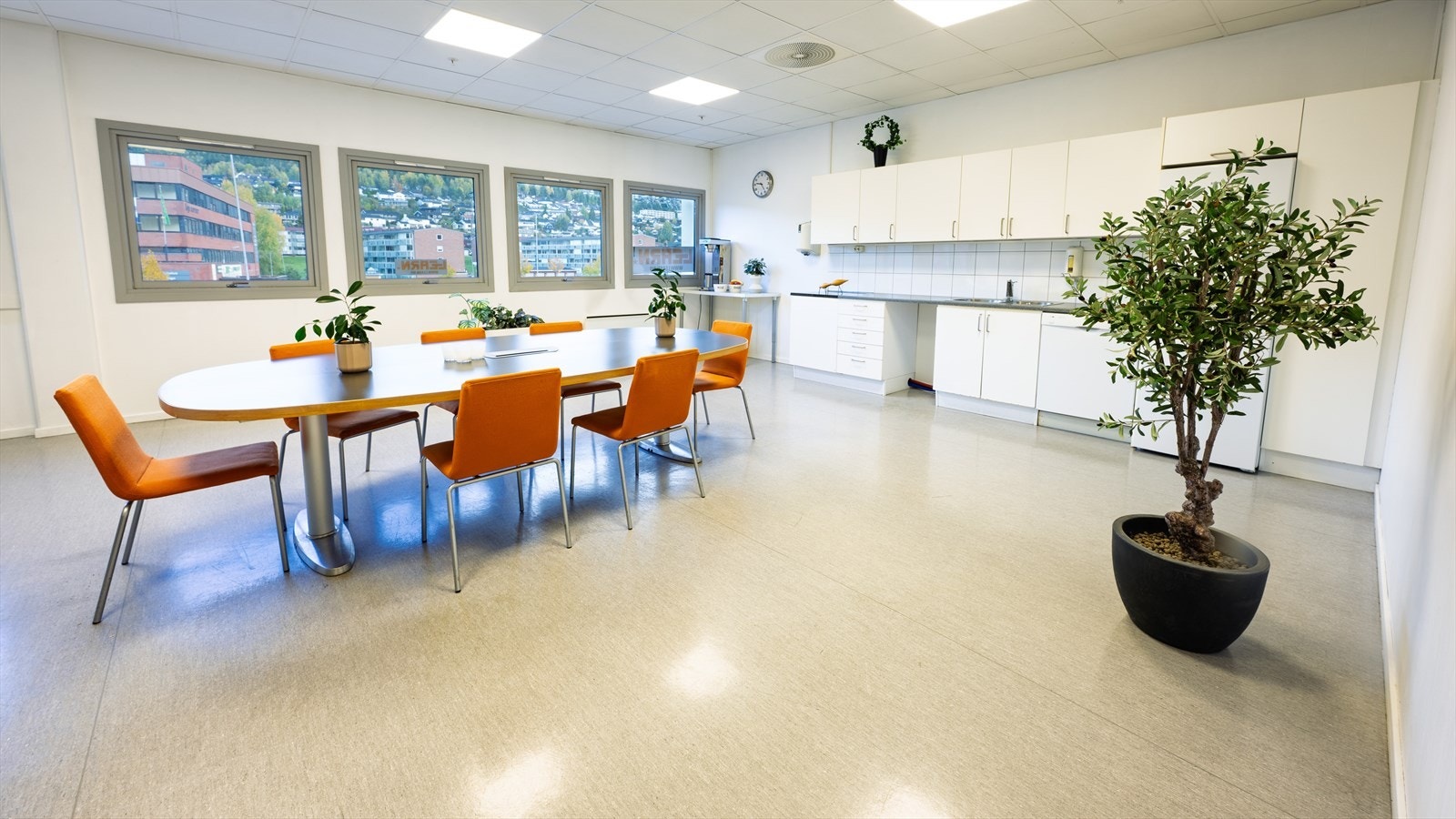 Kjøkken og spiseplass Galleribilde