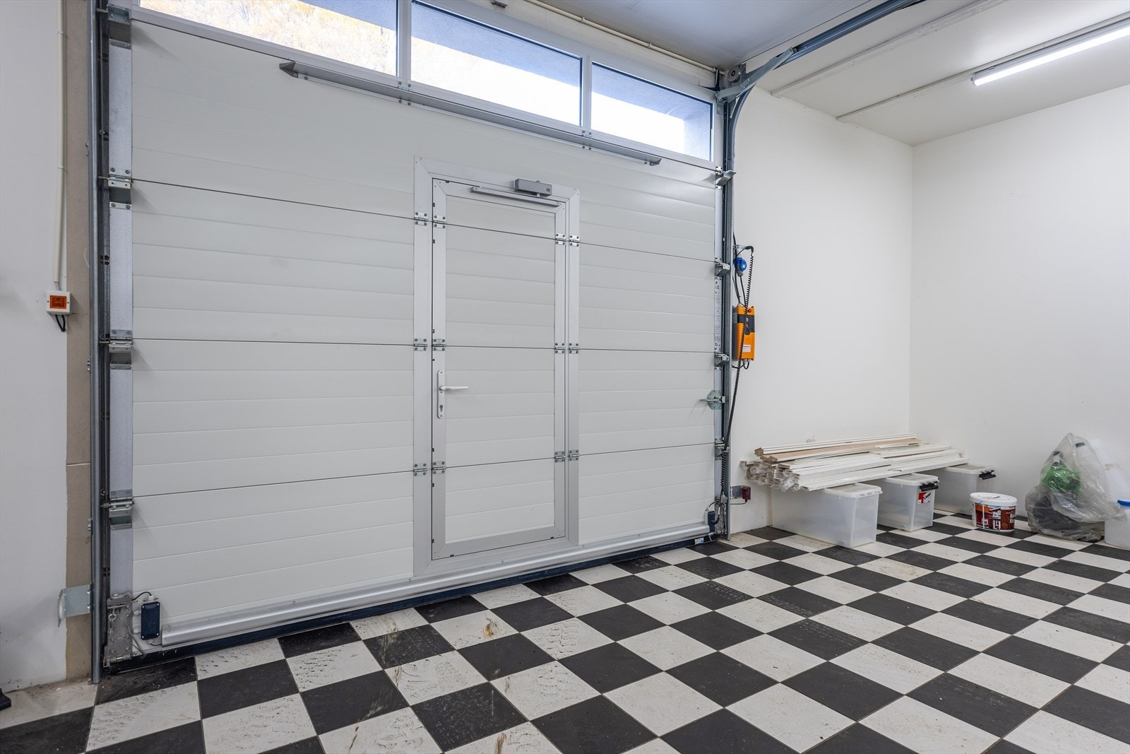 Porter har høyde/bredde: 3/3,30 meter. Galleribilde