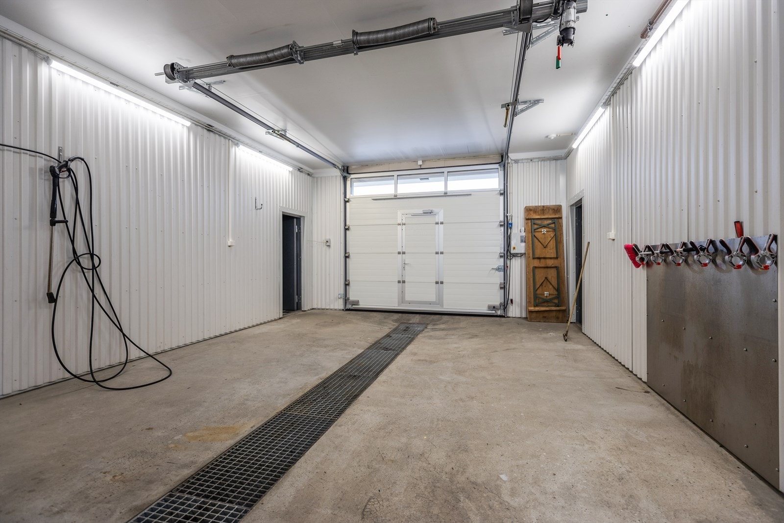 Vaskehall med tilgang via egen port. Galleribilde