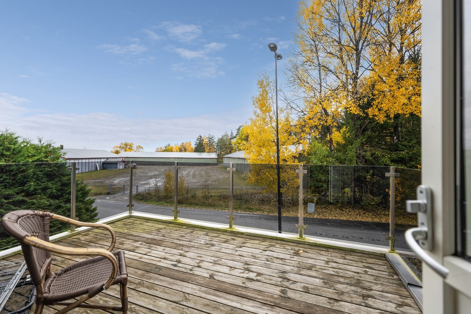 Leiligheten har egen balkong med gode solforhold. Galleribilde