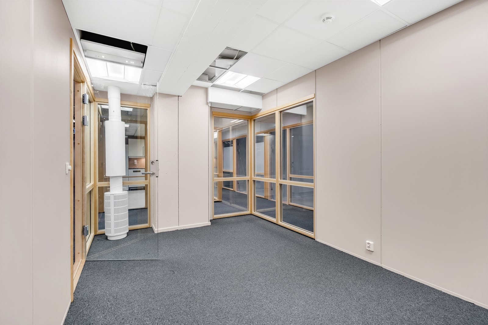 Ett av to møterom Galleribilde