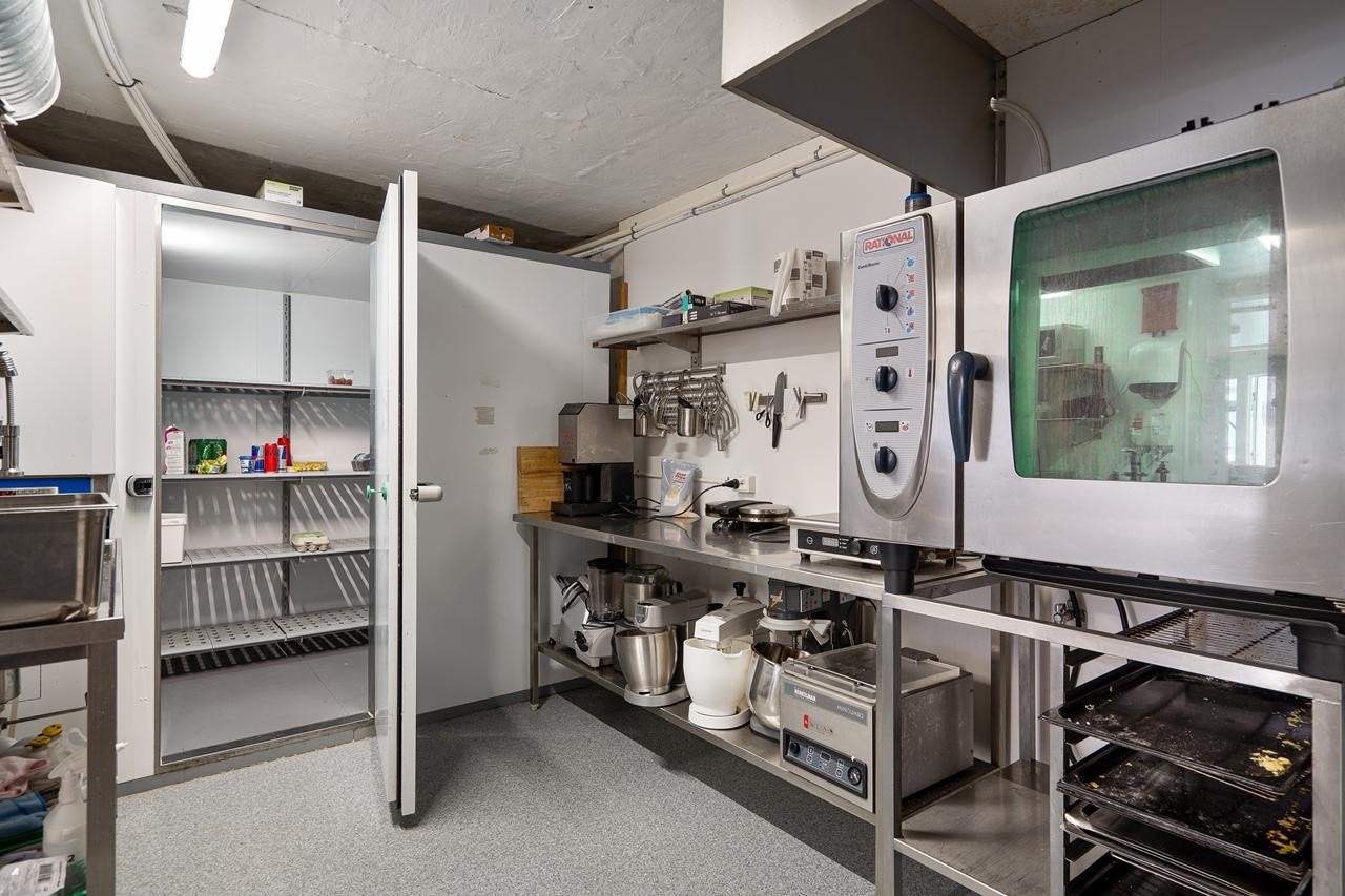 2302102530730 Galleribilde