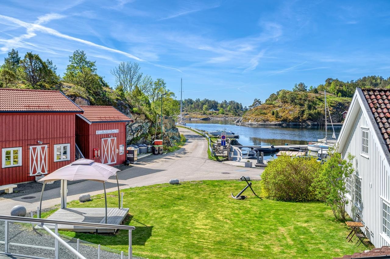 2302102530752 Galleribilde