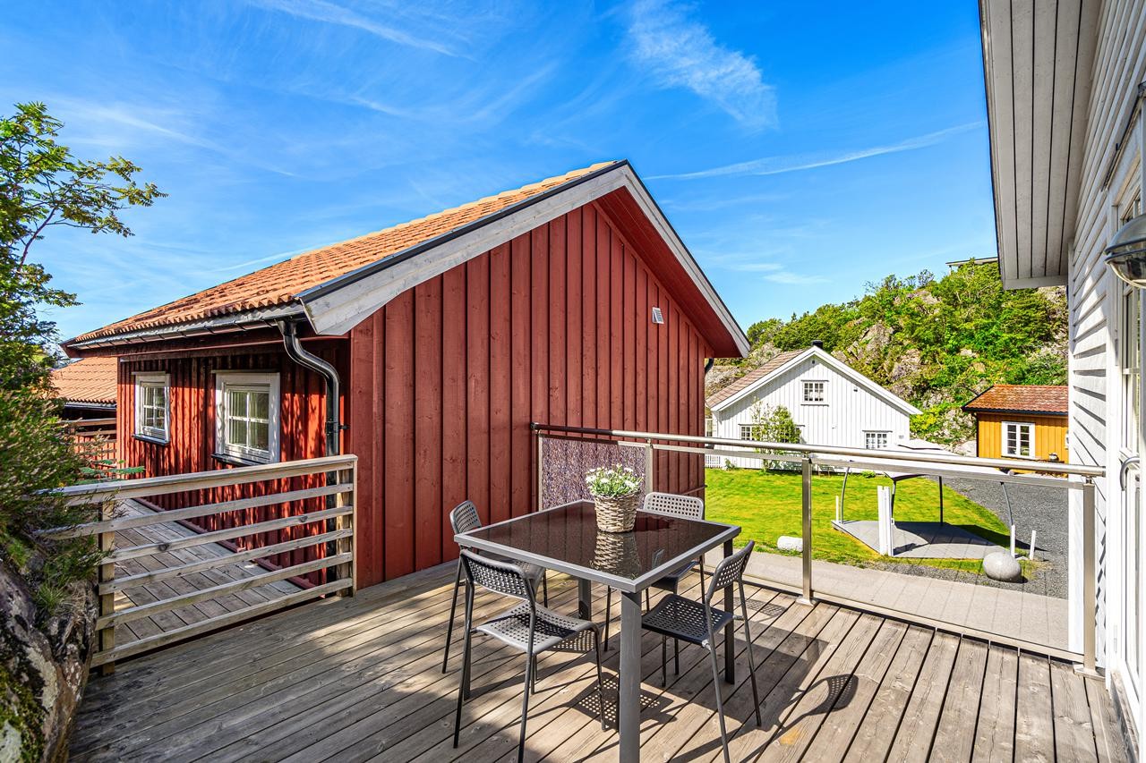 2302102530778 Galleribilde