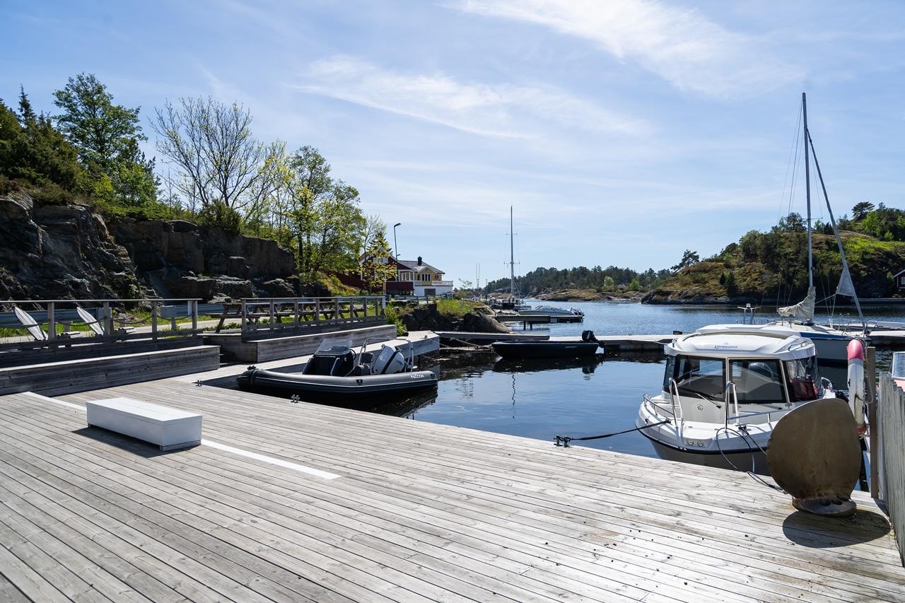 2302102530812 Galleribilde