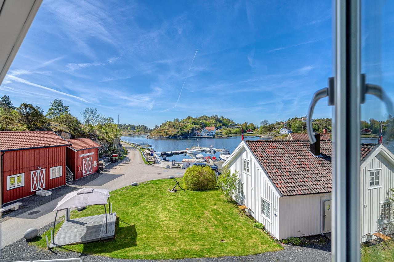 2302102530756 Galleribilde