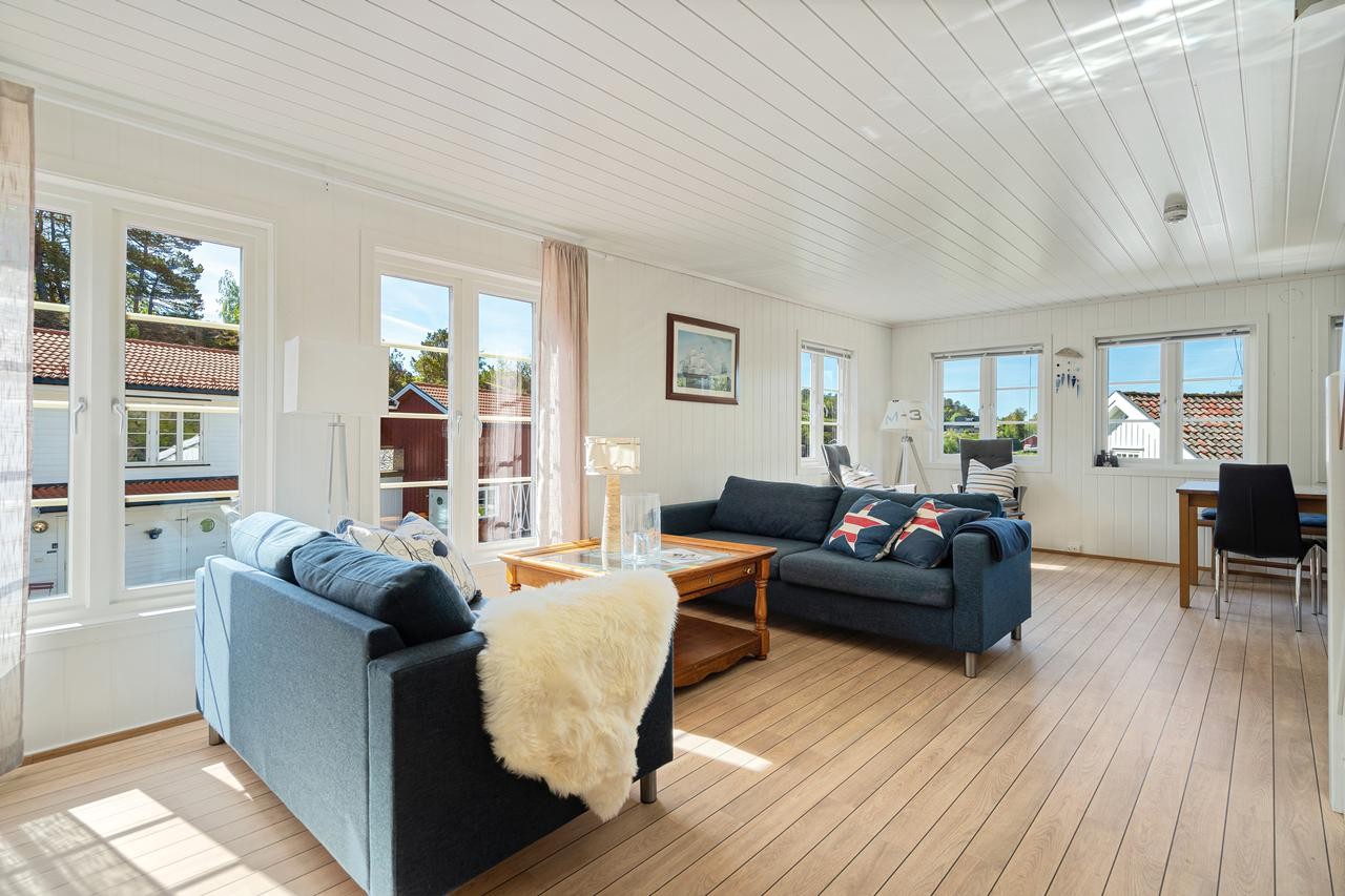 2302102530747 Galleribilde