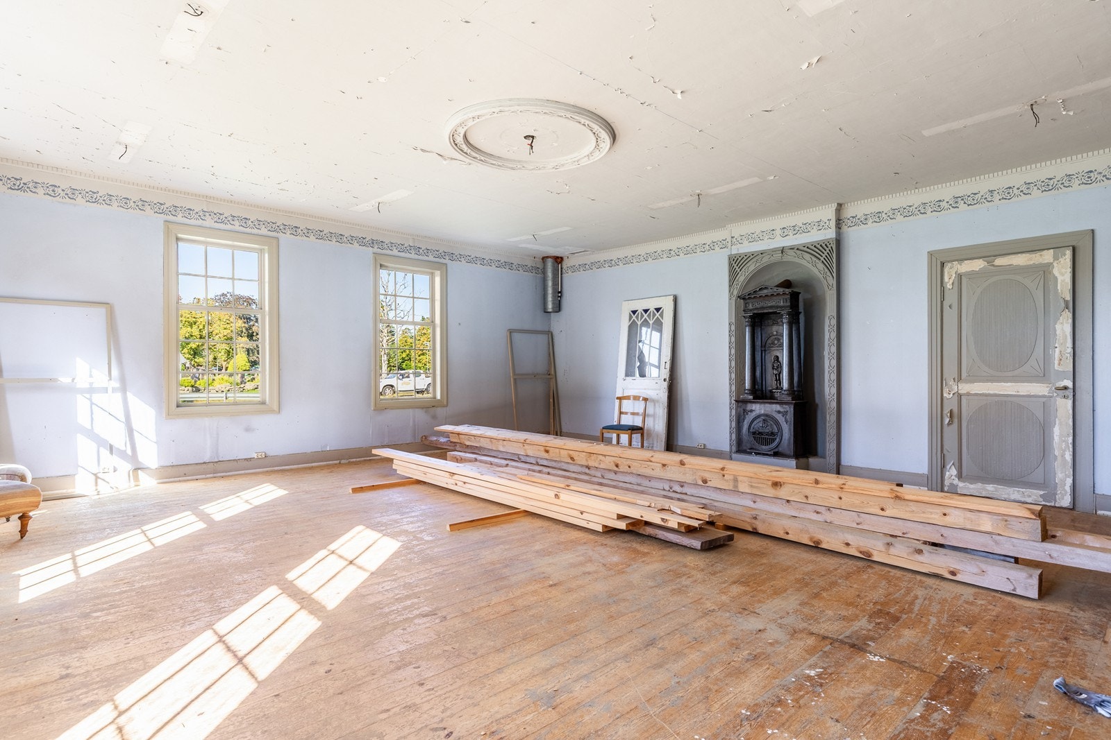 Hovedgården. Galleribilde