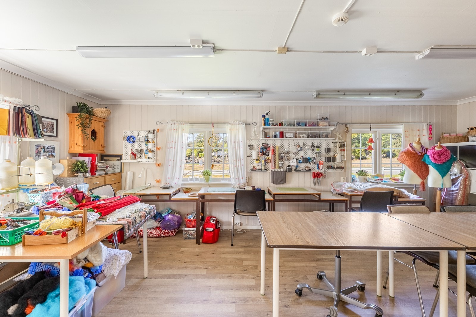 Utleiebygg. Tidligere "låven". Galleribilde